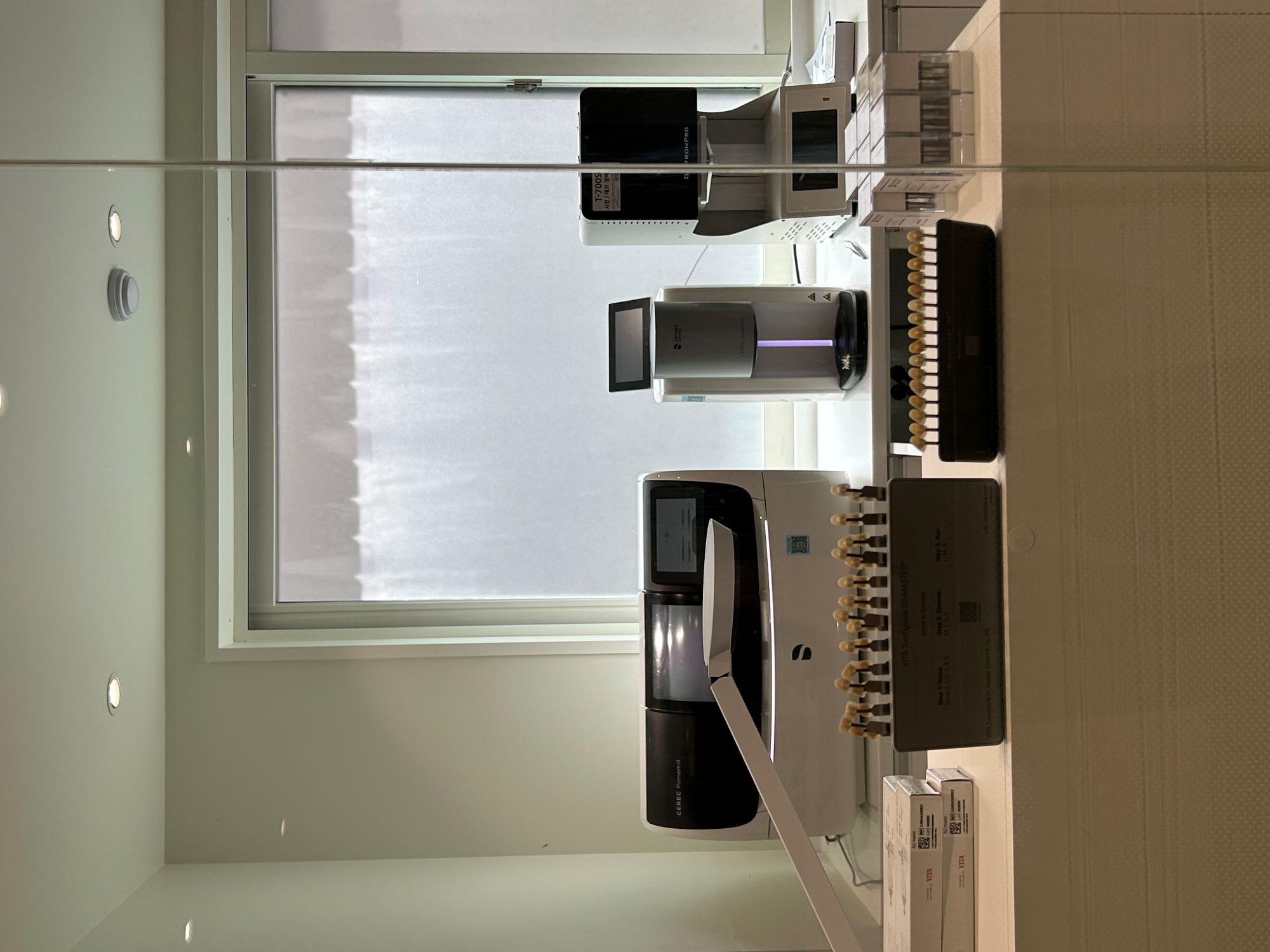 Digital shade matching and ceramic lab equipment